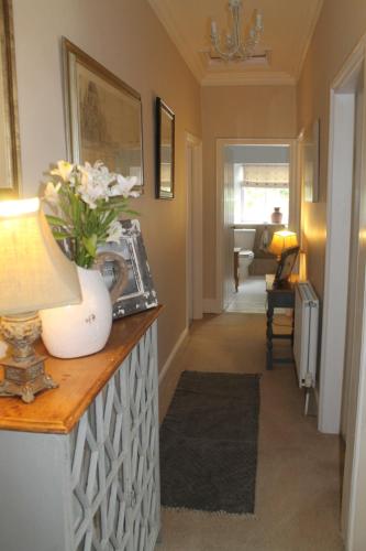 Roundhill Farmhouse in เคลส์ตัน