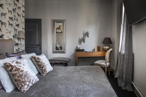Chambre double, salle de bain extérieure