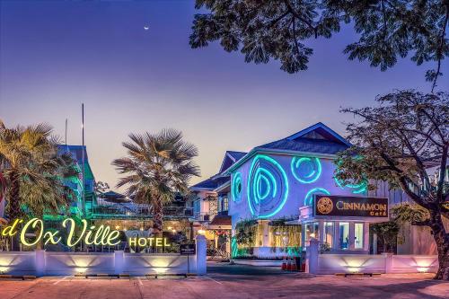 Oxville Hotel, Padang