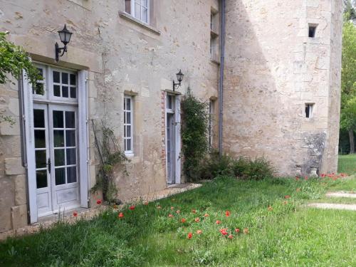 Vista exterior, Le Castel in Madeleine-Saint-Leonard