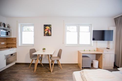 Schoko-Apartments mit Bad & Küche – Unterschneidheim, OK