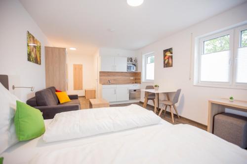 Schoko-Apartments mit Bad & Küche – Unterschneidheim, OK