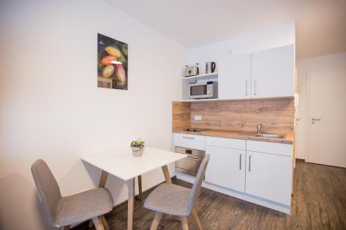 Facilities, Schoko-Apartments mit Bad & Kuche in Unterschneidheim