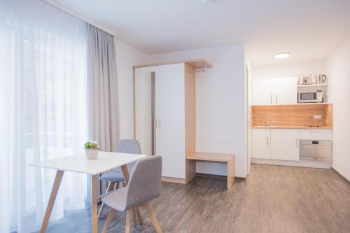 Schoko-Apartments mit Bad & Küche – Unterschneidheim, OK