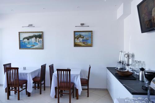 Lumi Hotel - image 4