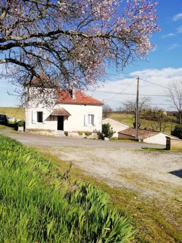 House with 3 bedrooms in Parranquet with furnished garden gîte à louer Les Mérulies