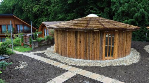 Glamp V Hluboké - Yurts and Wooden Houses