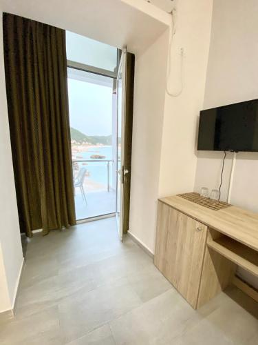 Guesthouse Riviera XH&M Dhermi - image 5