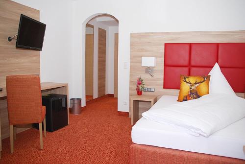 Hotel Isartaler Hof 2.0km von Pupplinger Au entfernt
