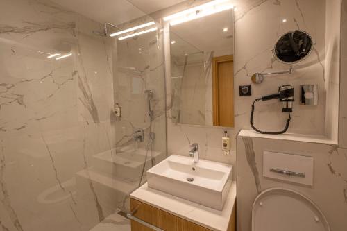 Poseidon The Beach Hotel - image 14