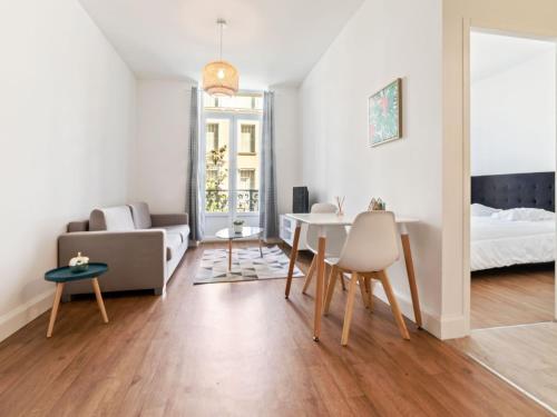 Lovely Apartment in Vichy near Opera Museum and Town Centre