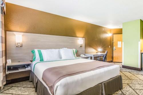 GuestHouse Inn & Suites Poulsbo