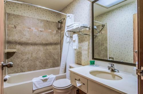 GuestHouse Inn & Suites Poulsbo