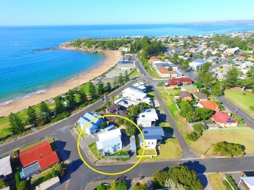 Port Elliot Beachcomber on Horseshoe Bay linen included spotless