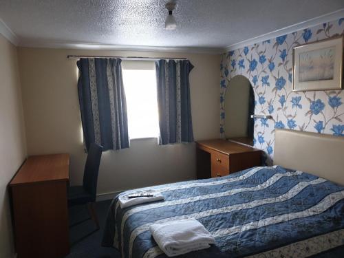 Elmhurst Hotel - image 7