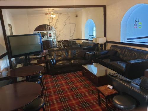 Elmhurst Hotel - main image