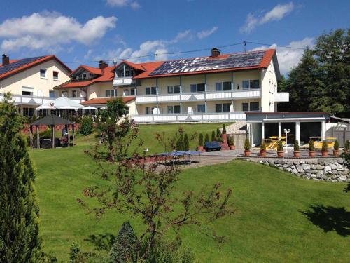 Naturhotel Am Sonnenhang - Hotel - Oy-Mittelberg