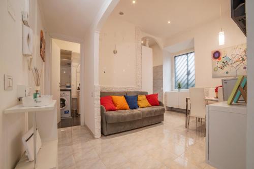 Piazza Vittorio NETFLIX Apartment - image 4