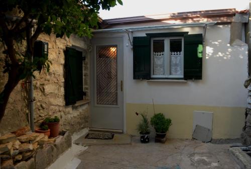 zafiri house gîte à louer Asproyerakáta