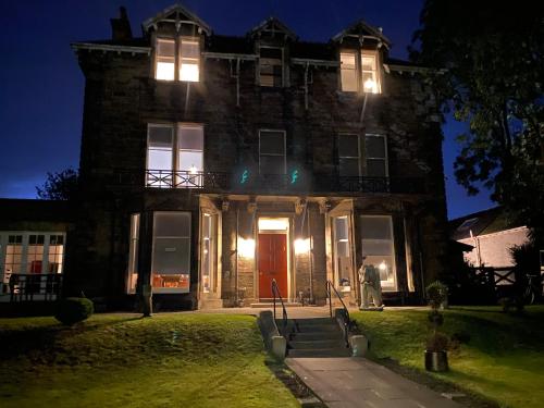 Entrance, No6 West Coates near BT Murrayfield Stadium