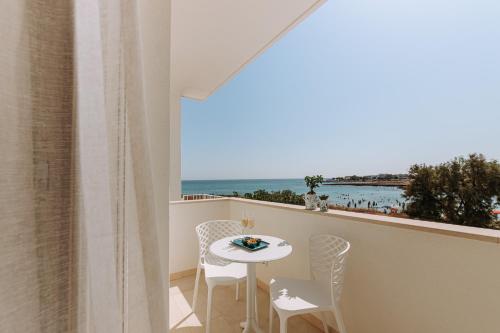 Miramare Blue Stay 4