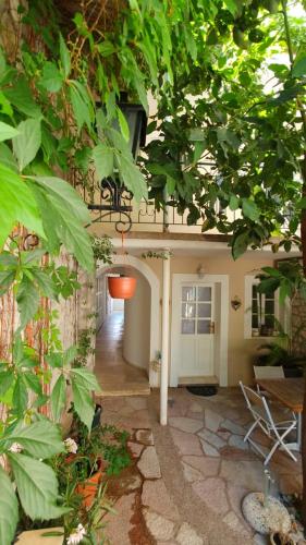 Lux Apartments - image 7