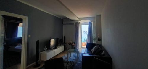 Lux Apartments - image 3