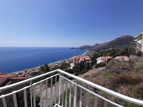  CASA VACANZE DONNA YULIYA, Unterkunft in Letojanni