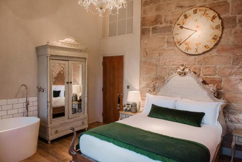 Newton Hall - image 4