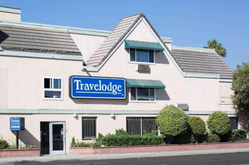 Travelodge by Wyndham Ocean Front in Sunset Beach, USA