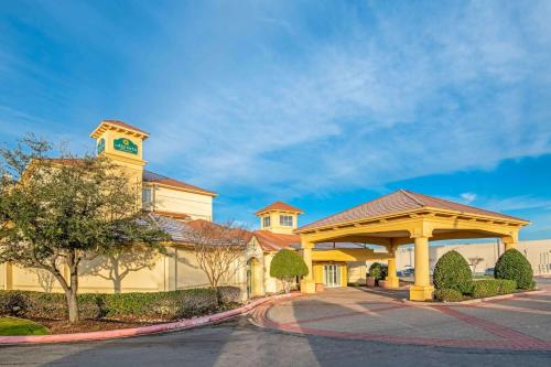 La Quinta Inn & Suites by Wyndham Sherman