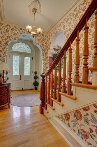 Lobby, Greystone Manor in Bird In Hand (PA)