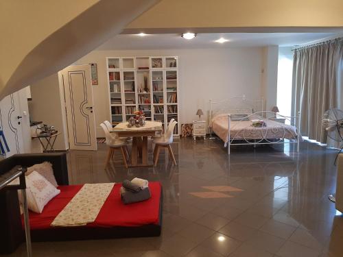 Eden Garden Luxury Loft near Knossos - Tap to explore photos