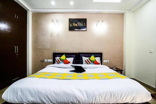 Saket Service Apartment