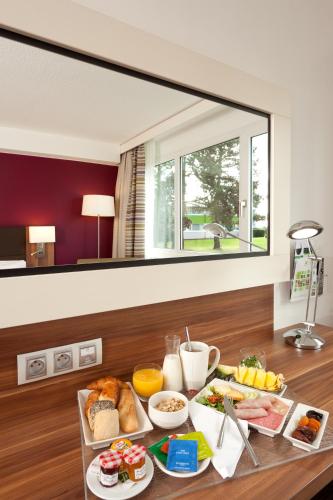 Holiday Inn Lille Ouest Englos an IHG Hotel - image 5