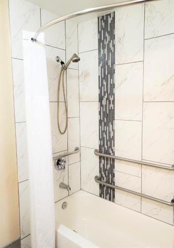 Baymont by Wyndham Santa Fe - image 5