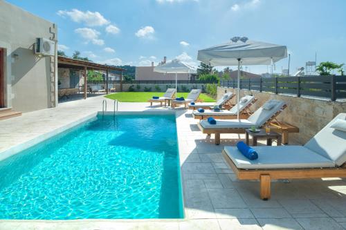Kalypso Villa, a Serene Family Retreat with Pool, By ThinkVilla – khách sạn tại Geropotamos