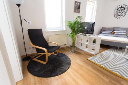 FullHouse - Halle - T28 - Lion Apartment 3.3km von Böllberg-Wörmlitz entfernt