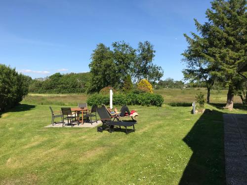 Herrliche Ferienwohnung in idyllischer Landschaft 764m von Melnstich entfernt
