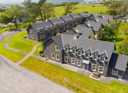 Dingle Courtyard Holiday Homes 3 Bed Type A - image 4