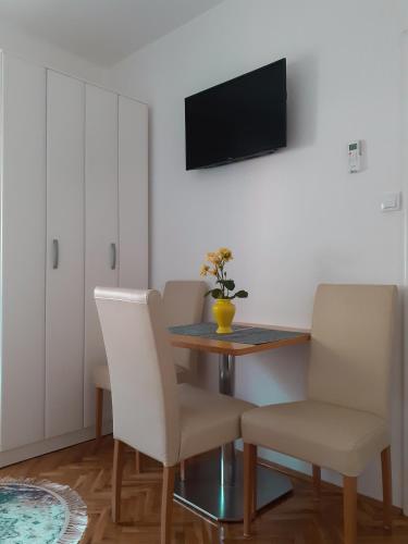 Apartment room in Apartmani Bridge
