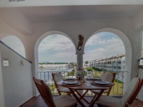  Appartement avec vue magnifique sur le lac de Sant Maurici, PASS in Empuriabrava
