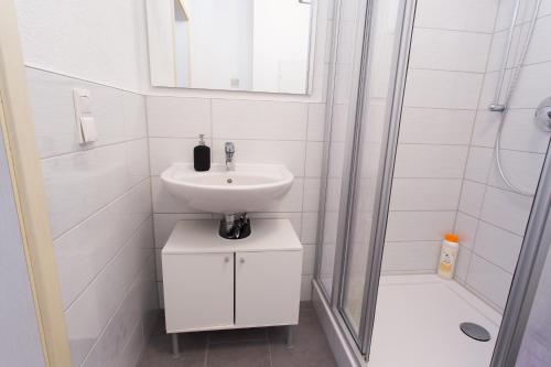 FullHouse - Halle - T28 - Hawk Apartment 3.3km von Böllberg-Wörmlitz entfernt