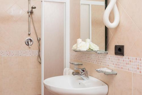 Hotel La Pace - image 9
