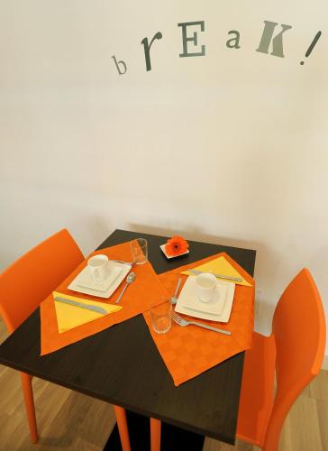 Honey Rooms - image 5