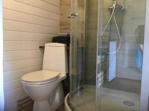 Bathroom, Cozy Lodge and tiny lodge 5 pers. in Storebro