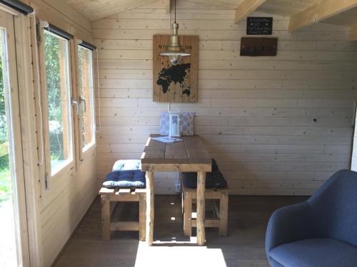 Cozy Lodge and tiny lodge 5 pers. in Storebro