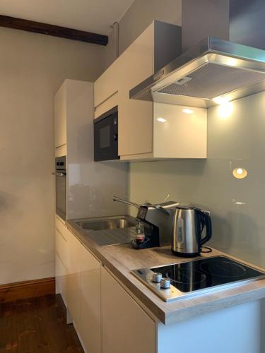 Ty Carreg Fach Staycation Cottage Cardiff