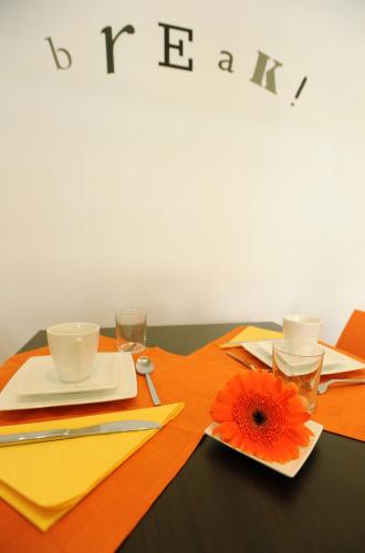 Honey Rooms - main image