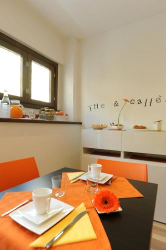 Honey Rooms - image 4